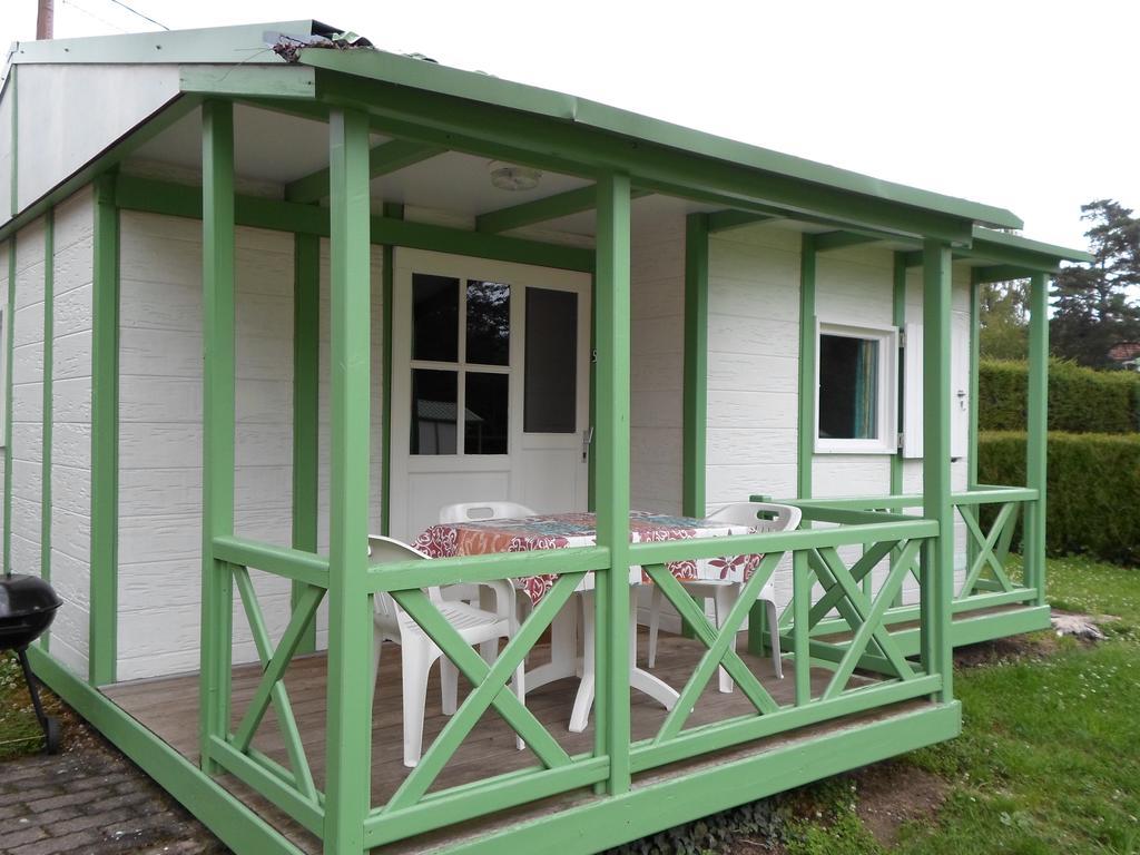 Camping Les Pinasses La Chapelle  Екстериор снимка