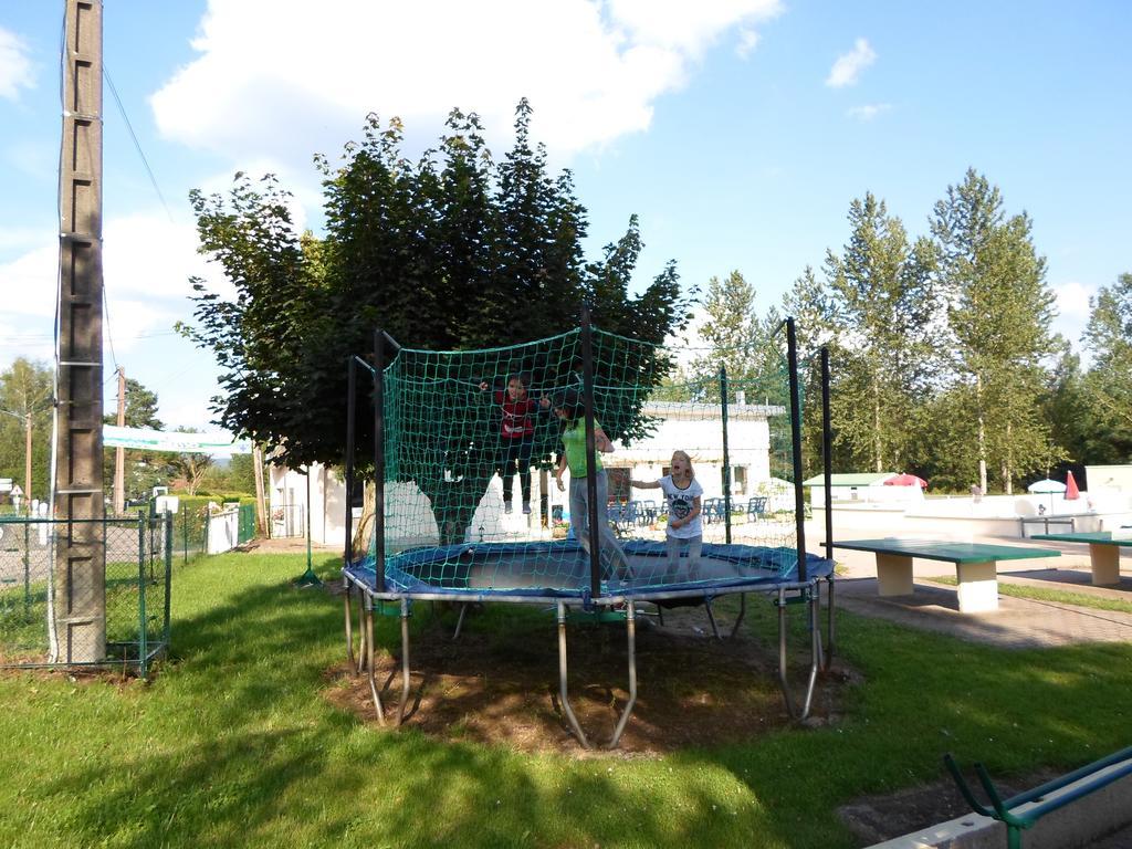 Camping Les Pinasses La Chapelle  Екстериор снимка
